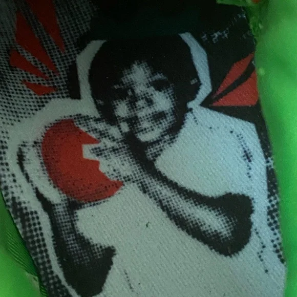 Nike Lebron 20 Stocking Stuffer Size 7 Womens Grinch Green Red New Sneakers Shoe - Picture 11 of 12